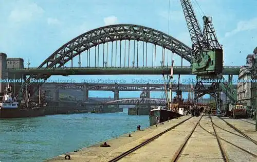 R578340 Newcastle Upon Tyne Three Bridges Sanderson and Dixon Plastichrome W Ski