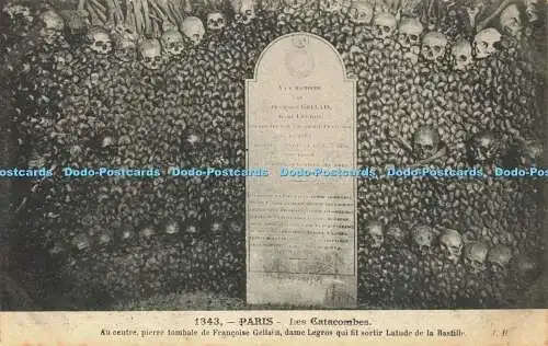 R584549 Paris Les Catacombes Au centre pierre tombale de Francoise Gellain J H