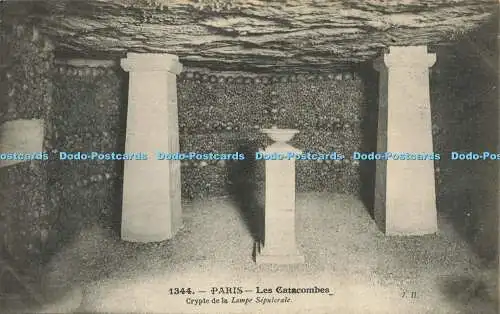 R584558 Paris Les Catacombes Crypte de la Lampe Sepulcrale J H