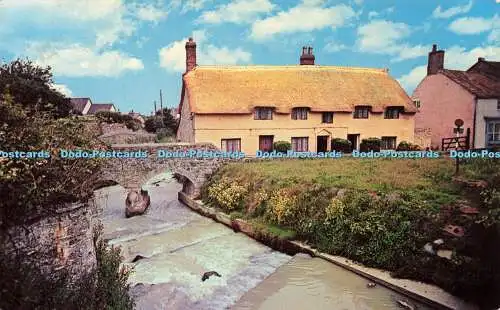 R578883 Uhr Old Cottages Plastichrome H A Summers A I B P 1970