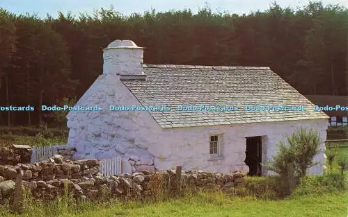 R581217 Llainfadyn Rhostryfan Caernarvonshire im Welsh Folk Museum St Fagans