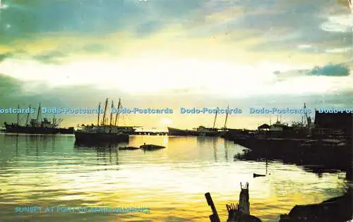 R581257 Westindien Trinidad Port of Spain Sonnenuntergang bei Port of Spain Wharves Schoo