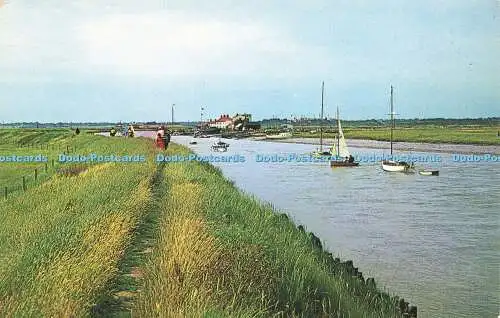 R579372 Southwold River Blyth and Harbour Inn Ernest Joyce Plastichrome S J Brow