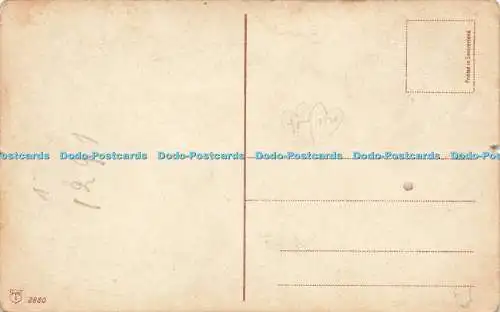 R585454 Drei Männer stehen auf einem steinernen Denkmal Postkartenverlag Kunzli