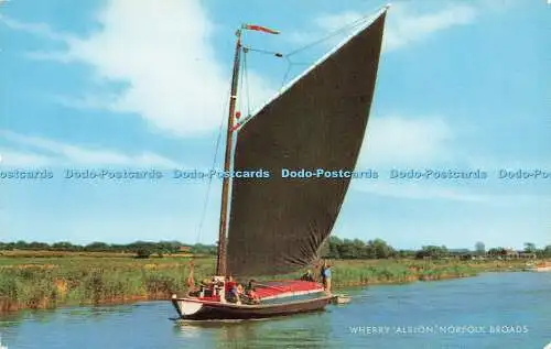 R579430 Norfolk Broads Wherry Albion J Salmon Cameracolour