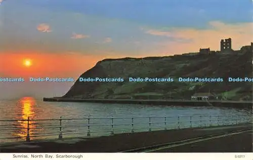 R581621 Scarborough North Bay Sunrise E T W Dennis Photocolour 1976