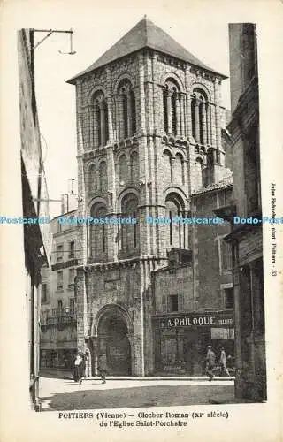 R583956 Poitiers Vienne Clocher Roman XI siecle de l Eglise Saint Porchaire Jule