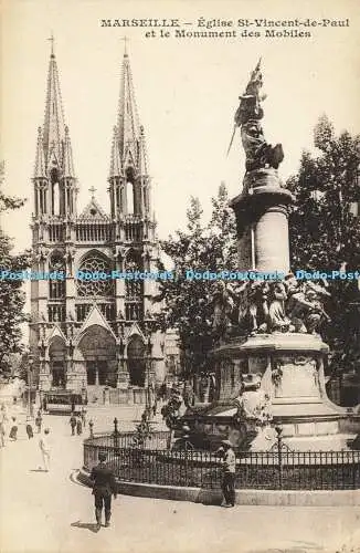 R585658 Marseille Eglise St Vincent de Paul et le Monument des Mobiles