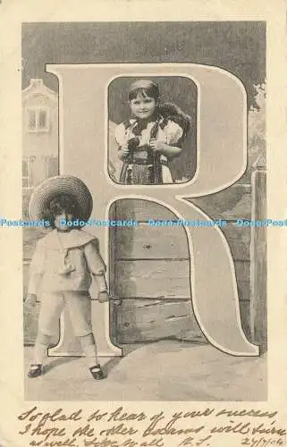 R585899 Zwei kleine Kinder mit dem Buchstaben R A S W 1904