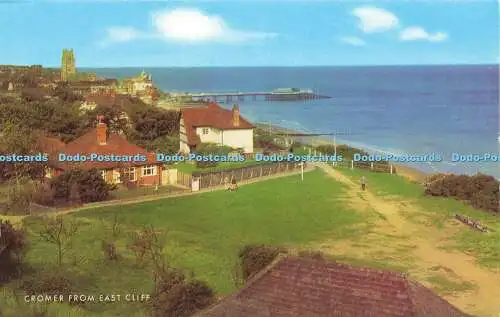 R582134 Cromer from East Cliff J Salmon Cameracolour