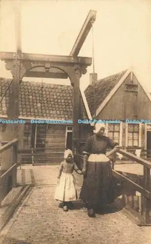 R586076 Holland Zugbrücke Volendam F B Den Boer J Salmon