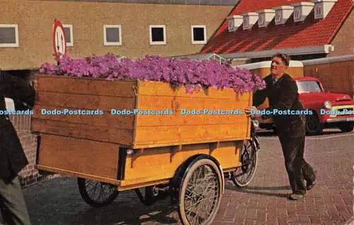 R580040 Aalsmeer On the Way to the Auction Publi print A P Hoogendoorn 1964