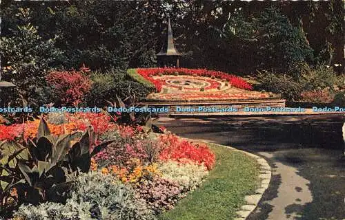 R584418 Interlaken Garten vom Kursaal u Blumenuhr G D Auguanno 1965