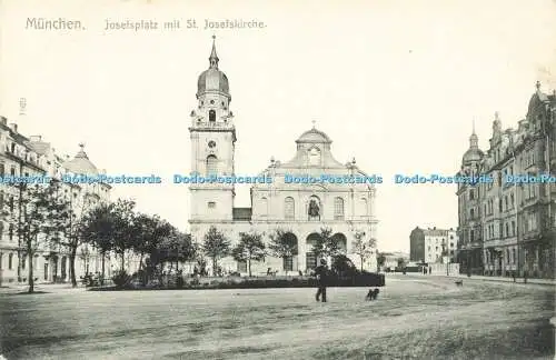 R586970 München Josefsplatz mit St Josefskirche