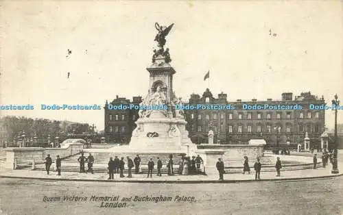 R587854 Queen Victoria Memorial and Buckingham Palace London Valentines Series 1