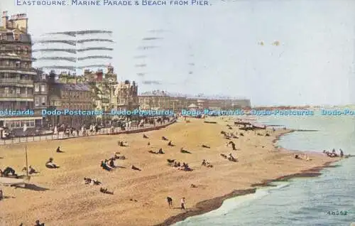 R594687 Eastbourne Marine Parade und Strand aus Pier Photochrom Celesque Serie