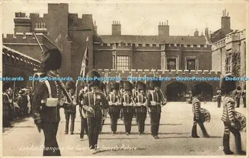 R590854 London Wachablösung St James Palace J Beagles 1935