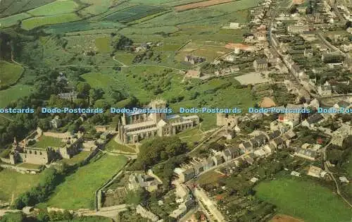 R589005 St Davids Cathedral