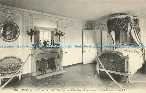 R589196 216 Versailles Le Petit Trianon Chambre a Coucher de Marie Antoinette LL