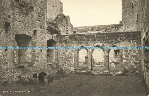 R593179 Sussex Bodiam Castle Bildschirme und Eingang zu Buttery Ridleys Studios 192