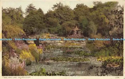 R593234 Sandringham Idol and Lake 1952