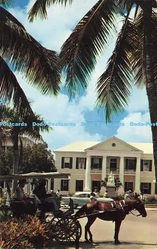 R590079 Nassau in the Bahamas Nassau Post Office with Statue of Queen Victoria i