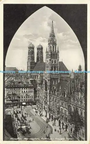 R590092 München Marienplatz Rathaus u Frauenkirche H u M Wutz Nr 10 1938