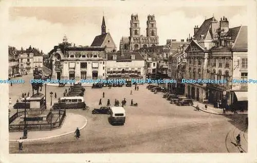 R598107 Orleans Place du Martroi vers la Cathedrale C A P 1949