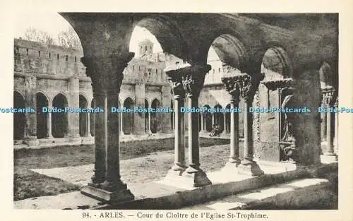 R601435 94 Arles Cour du Cloitre de lEglise St Trophime J George