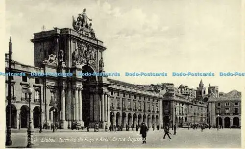 R607948 Lisboa Terreiro do Paco e Arco da rua Augusta G und F RP