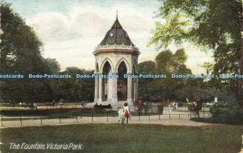 R608379 Victoria Park The Fountain J W B Commercial Series No 307 1910