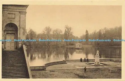 R609216 Palais de Fontainebleau L Etang des Carpes Yvon