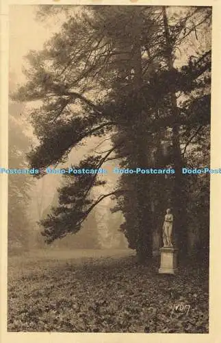 R607514 Palais de Fontainebleau Le Parc un Matin d Automne Yvon