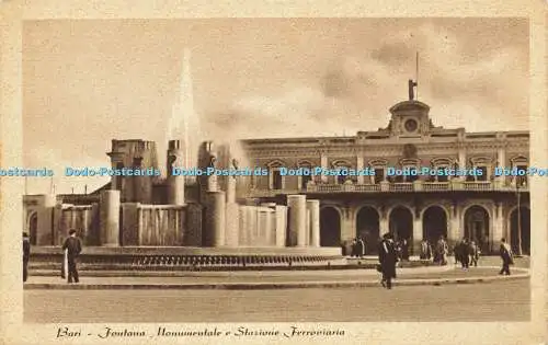 R612512 Bari Fontana Monumentale e Stazione Ferroviaria Cav Giuseppe Lo Buono