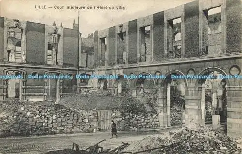 R612606 Lille Cour interieure de lHotel de Ville 1924