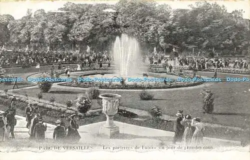 R612900 Parc de Versailles Les parterres de Latone un jour de grandes eaux Levy