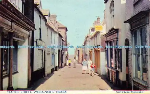 R613957 Staithe Street Wells Next Sea M und L National Series 1970