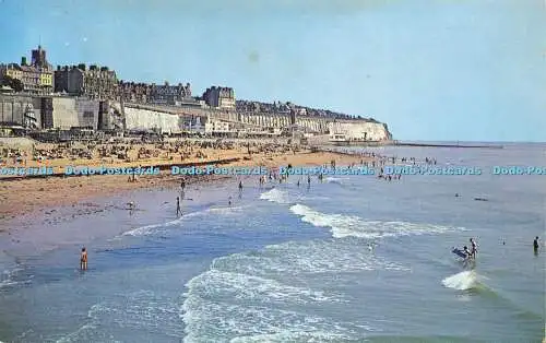 R617386 Beach Ramsgate beliebter Küstenort in Kent auf der Isle of Thanet Walter S Bo