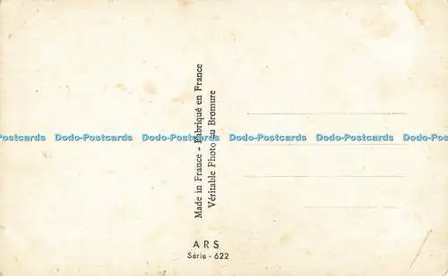 R619828 Mann schaut aus dem Fenster A R S Serie 622