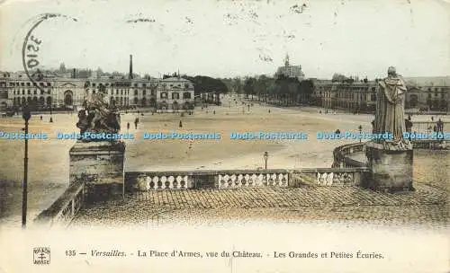 R615584 135 Versailles la Place dArmes vue du Chateau Les Grandes et Petites Ecu