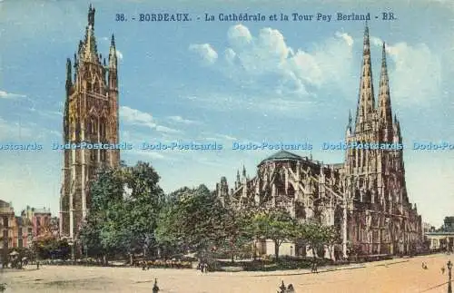 R622845 36 Bordeaux La Cathedrale et la Tour Pey Berland BR Bloc Freres