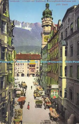 R620528 Innsbruck Altstadt mit Stadtturm Herzogfriedrichstraße und Gold Dachl R