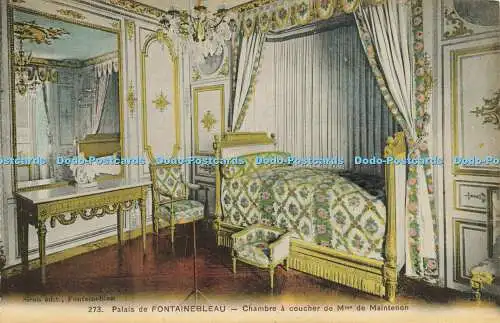 R618538 273 Palais de Fontainebleau Chambre a coucher de Mme de Maintenon Siron