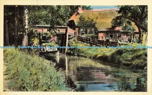 R618551 Met de motorboot door Giethoorn Hotel t Wapen van Giethoorn