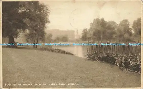 R621167 Buckingham Palace aus St James Park London 1932