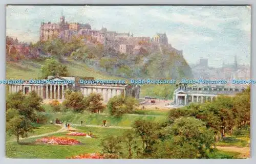 R740318 Edinburgh Castle aus dem Osten mit der National Gallery of Scotland und