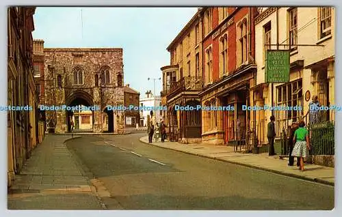 R739058 Winchester The West Gate Roberts and Wrate Portsmouth Plastichrome von Co