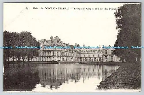 R742413 Palais de Fontainebleau Etang aux Carpes et Cour des Fountaine Le Deley