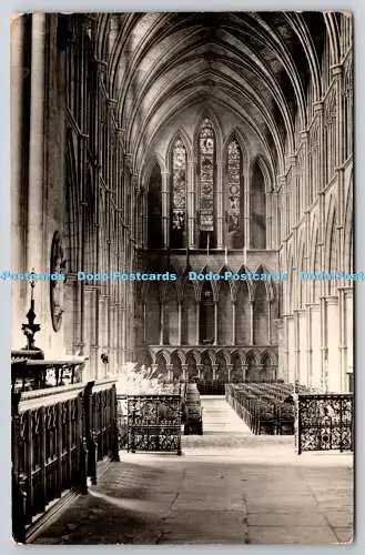 R742991 Southwark Cathedral Das Kirchenschiff vom Chor Raphael Tuck and Sons R gesehen