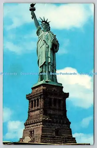 R743083 Freiheitsstatue im Hafen von New York Dexter Press Pendor natürliche Farbe